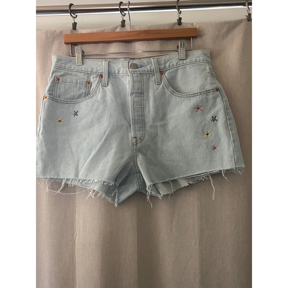 New Levi's 501 Women's Denim Shorts with flowers Button Fly W31 size 12